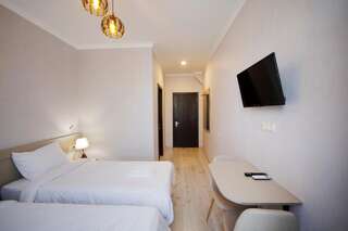 Отель Hotel Sani Kutaisi Кутаиси Двухместный номер с 1 кроватью или 2 отдельными кроватями-2